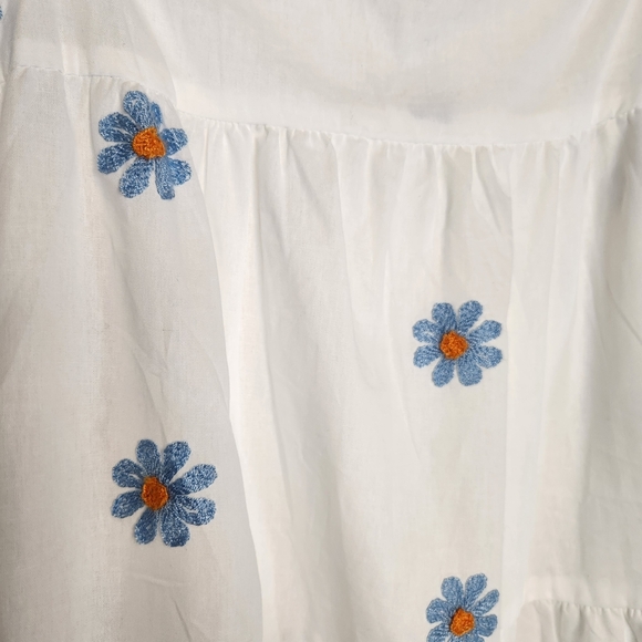 Hayden Los Angeles Chic White Tunic with Blue Floral Embroidered Pattern Tiered - Picture 5 of 7